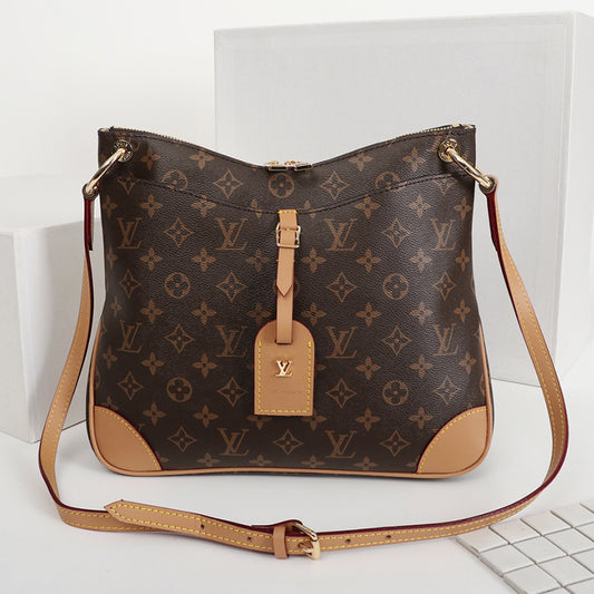 1E09BDE Stylish leather bag 