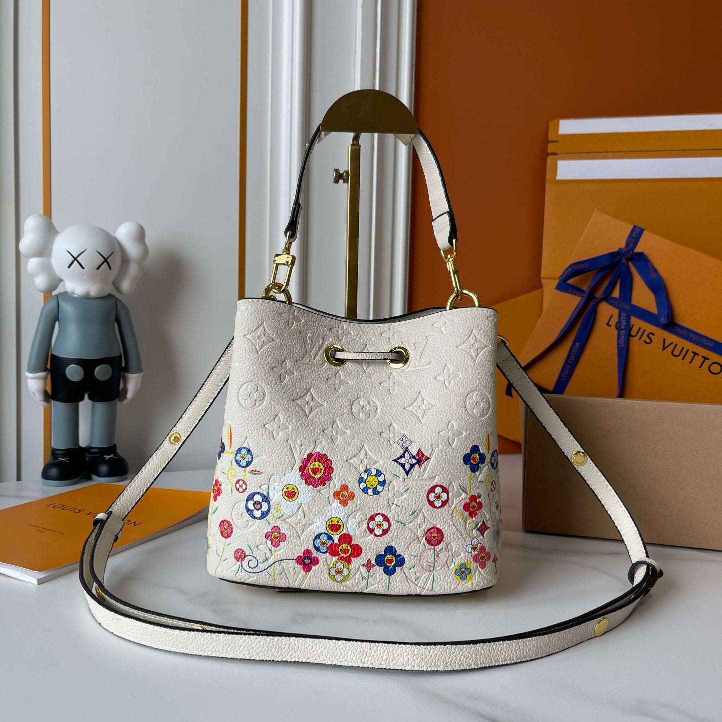 15RE33BDE Stylish leather bag
