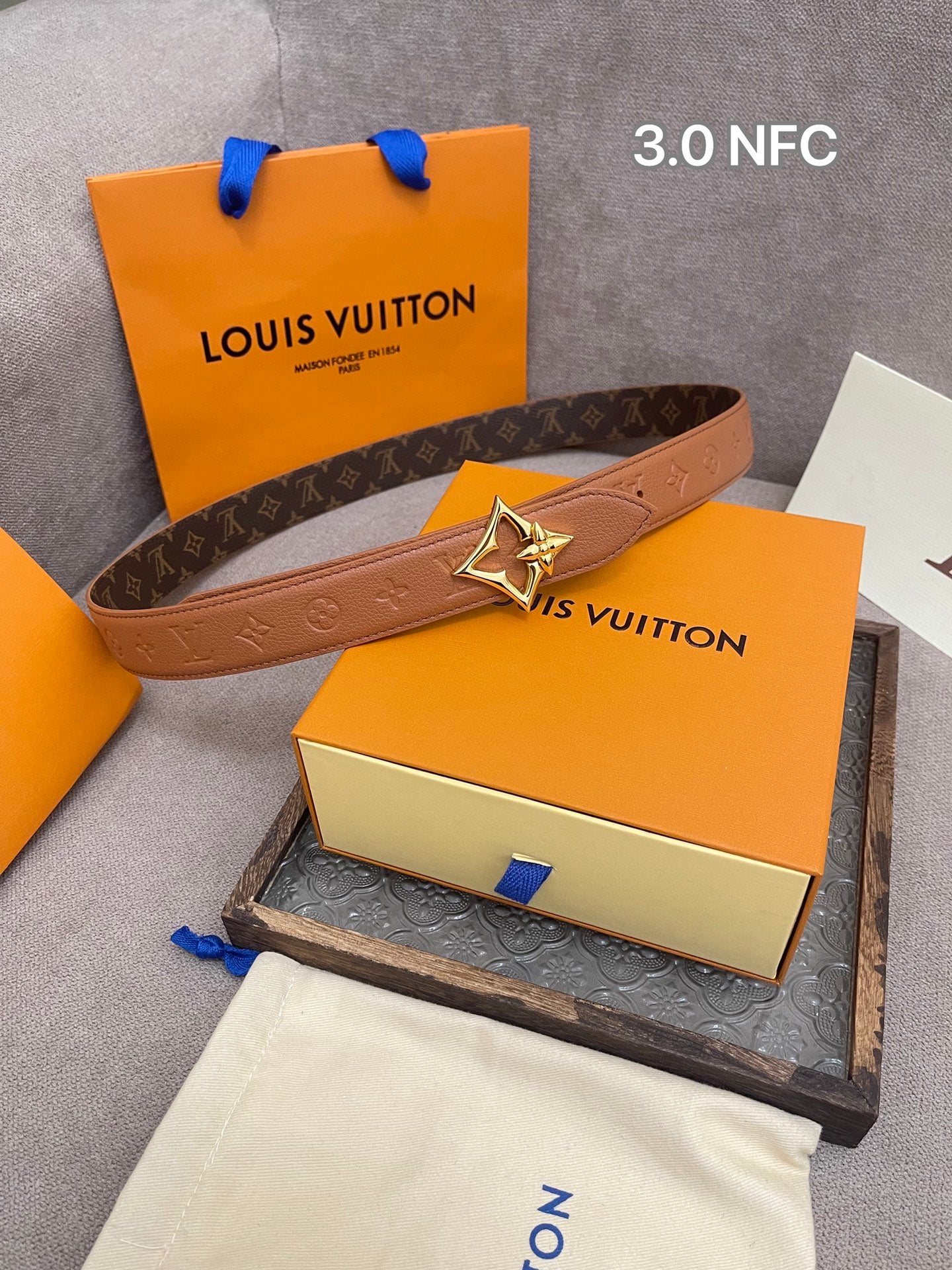 255RE10PDE Stylish  High quality belt With full package