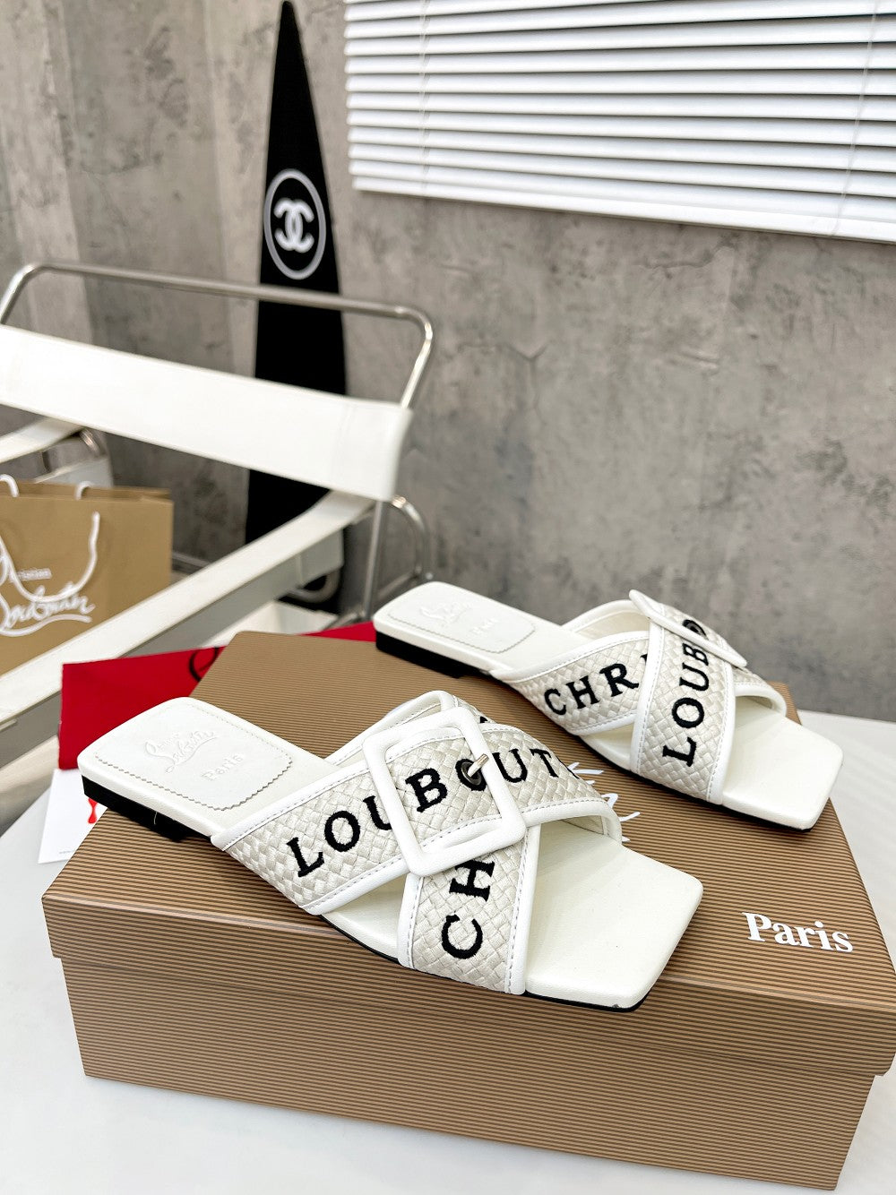 J4A43ZDE Stylish leather Slippers