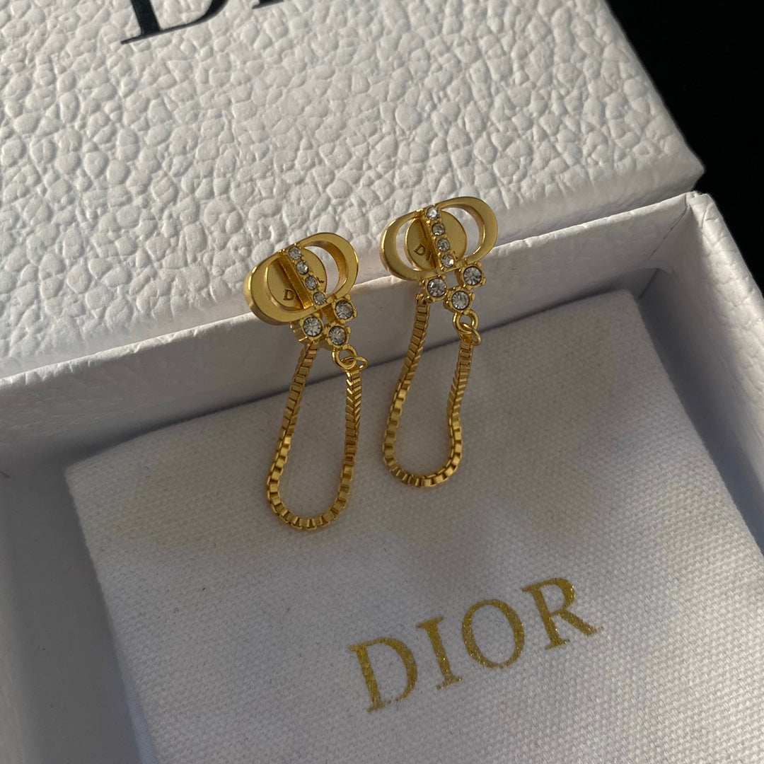 1YD328EDE Stylish Earrings