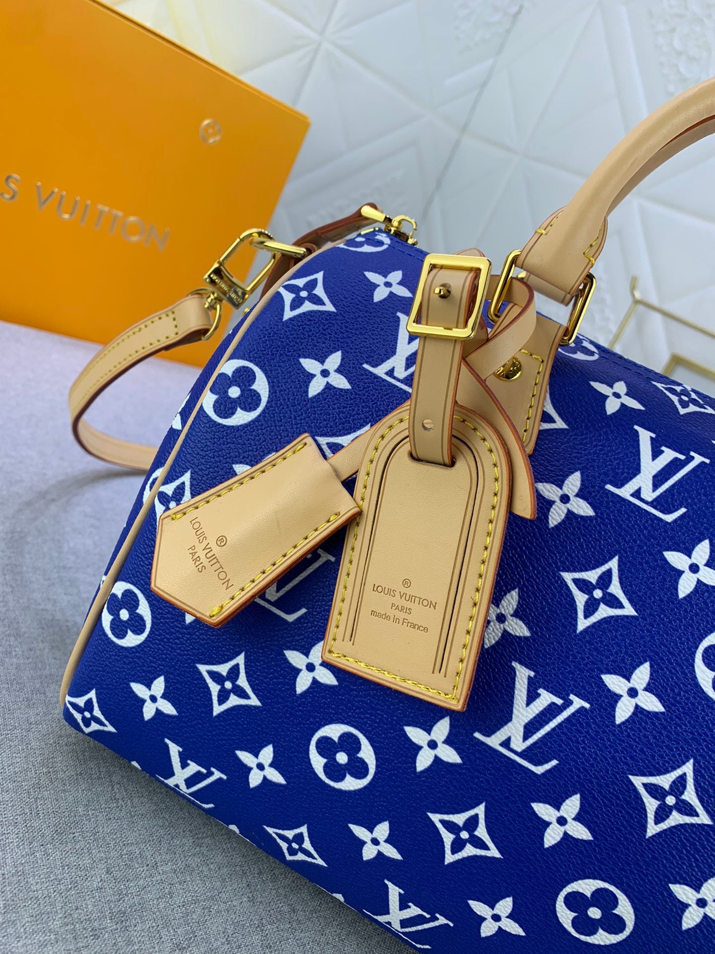 2XE268BDE Stylish leather bag 