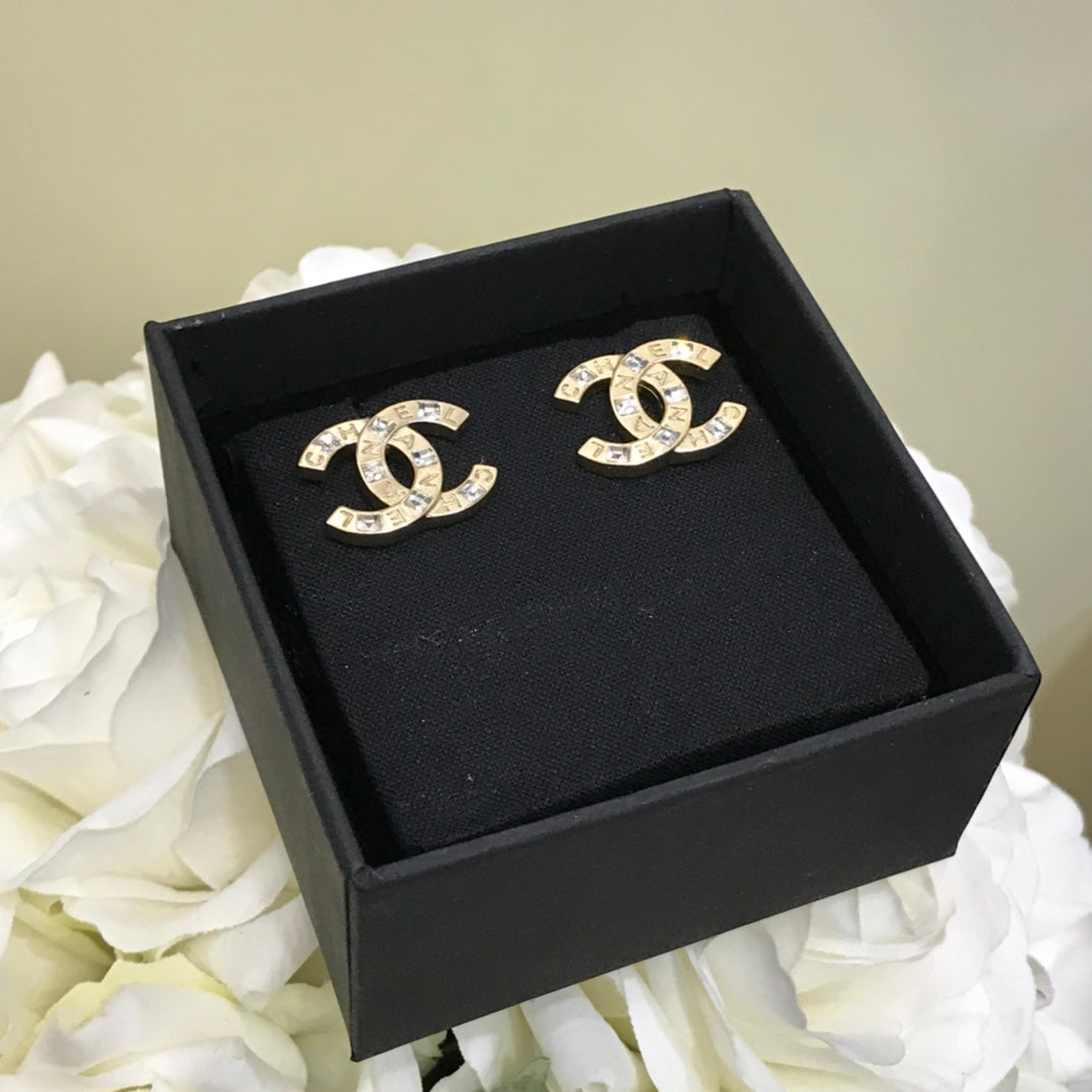 1YC149EDE Stylish Earrings