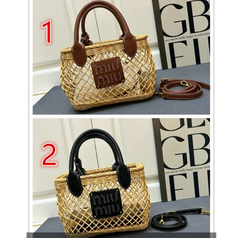 175RA2BDE Stylish woven handbag