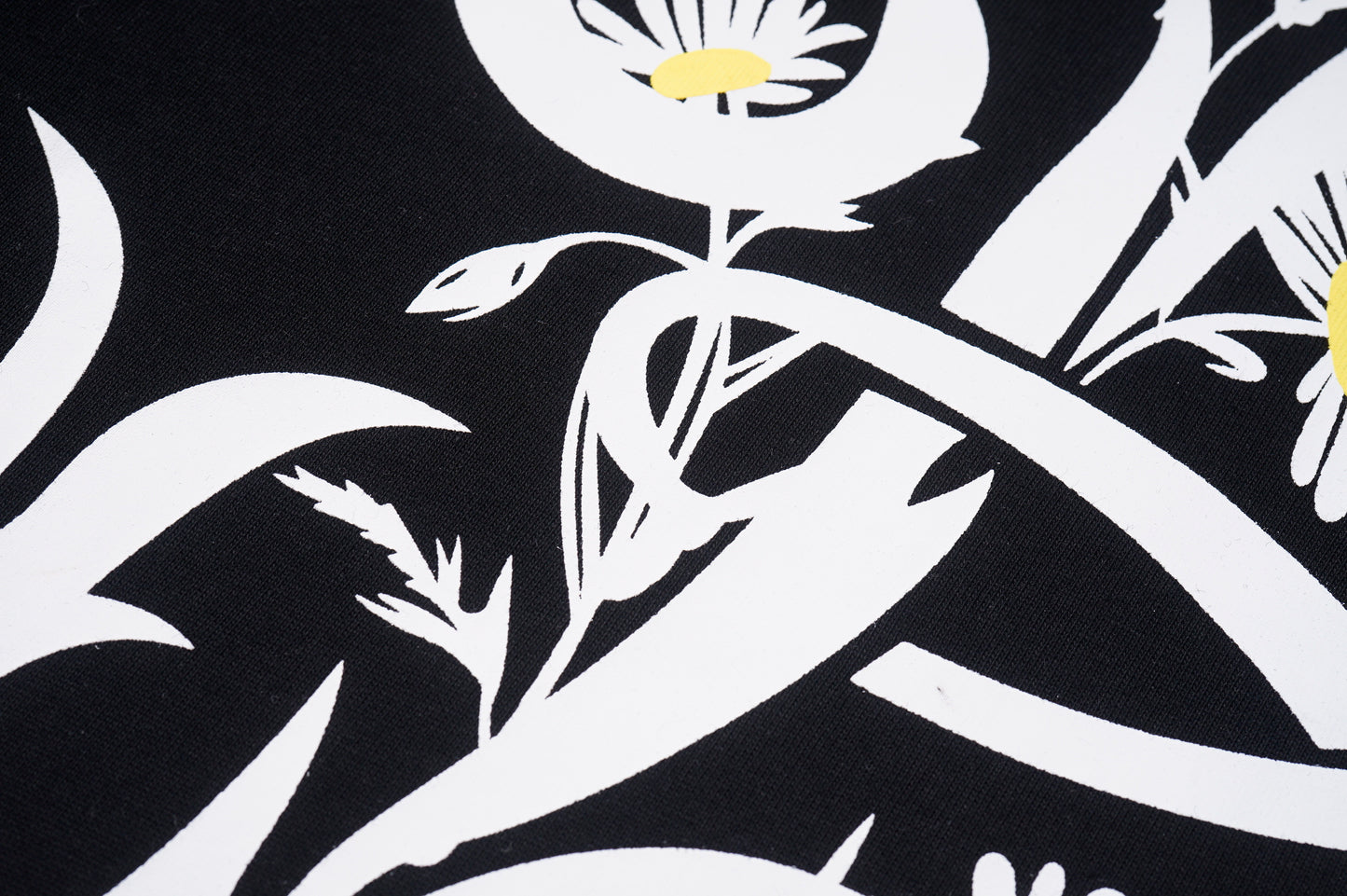 125WR30UDE Stylish T-shirts