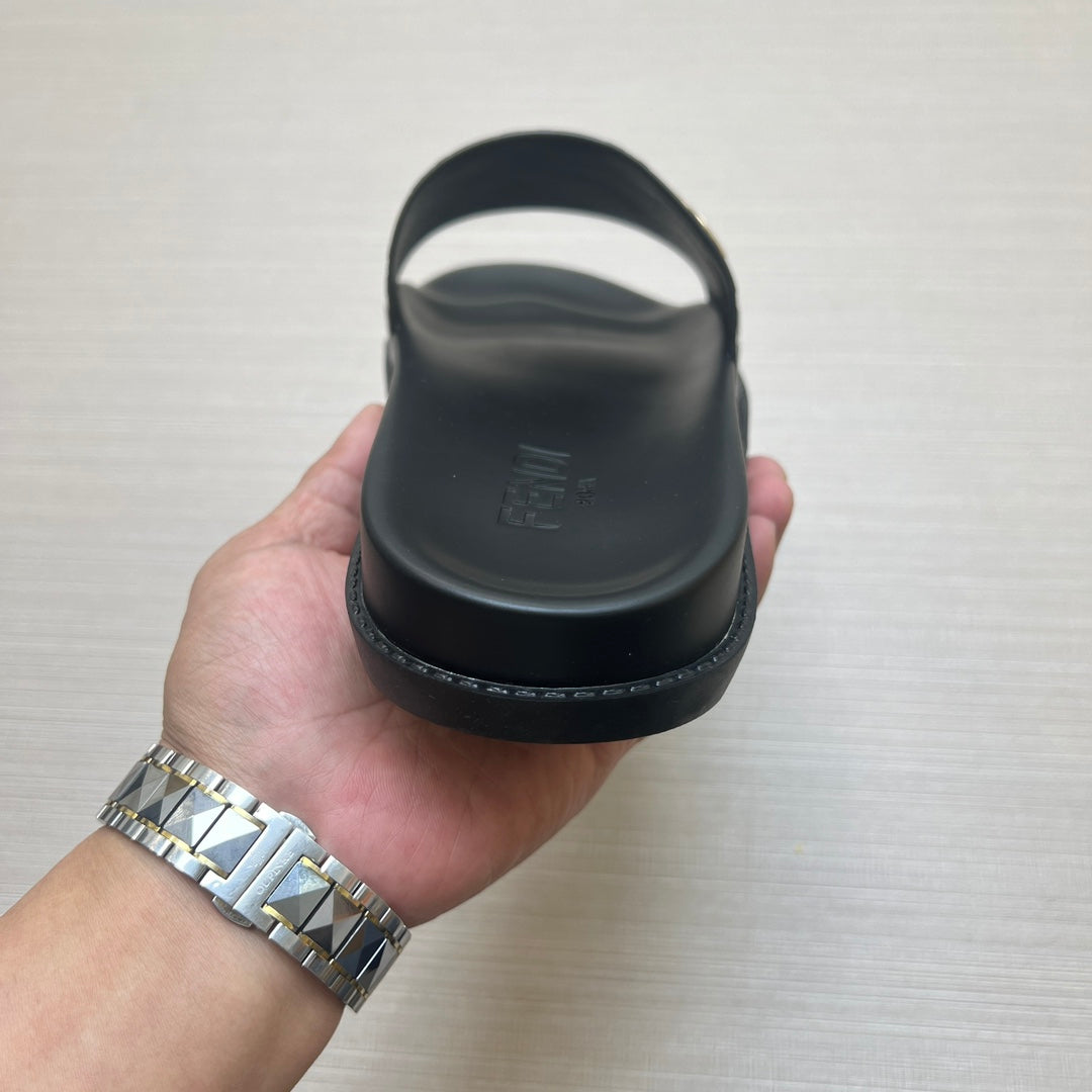 54F121ZDE Stylish slippers