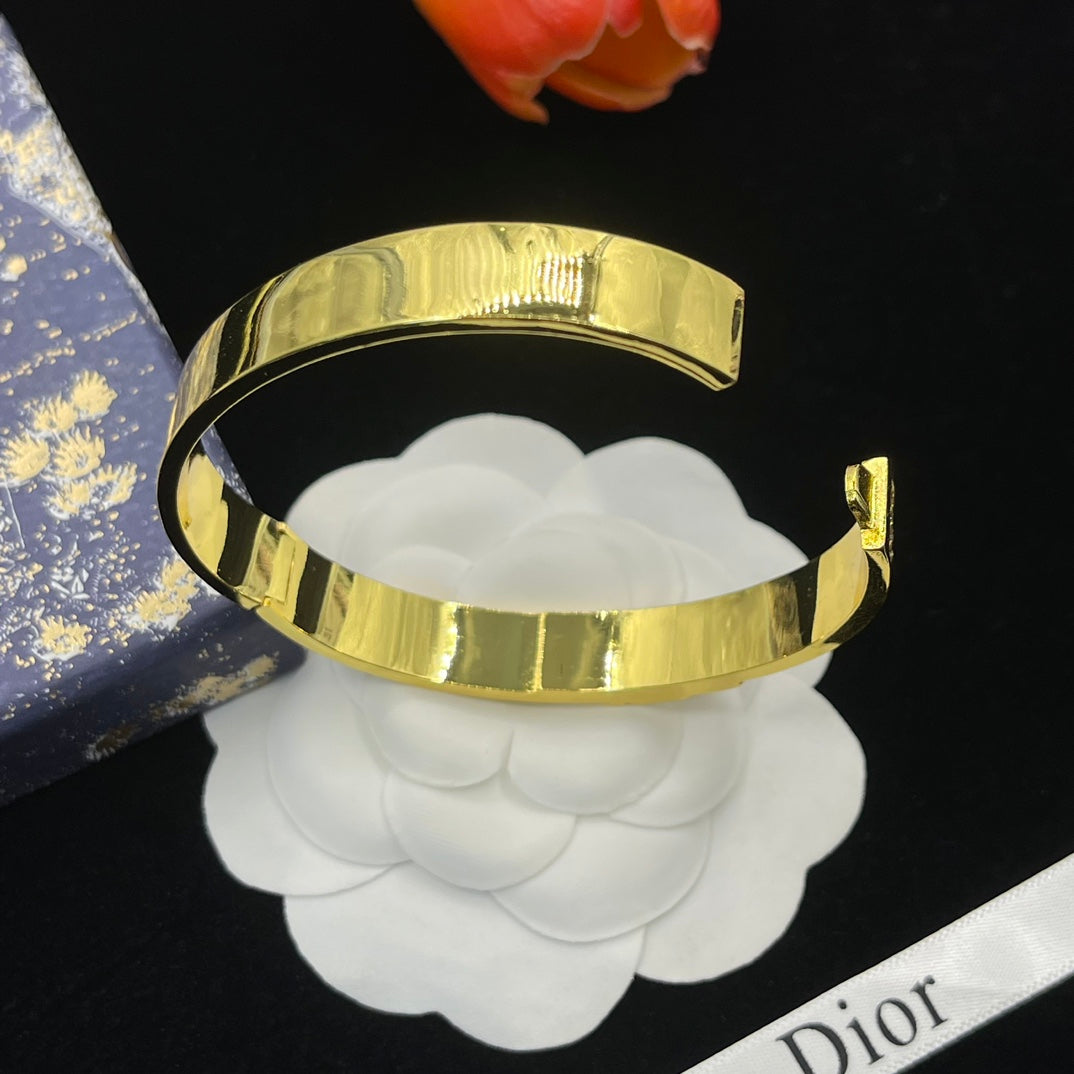 14D673KDE Stylish Bracelets