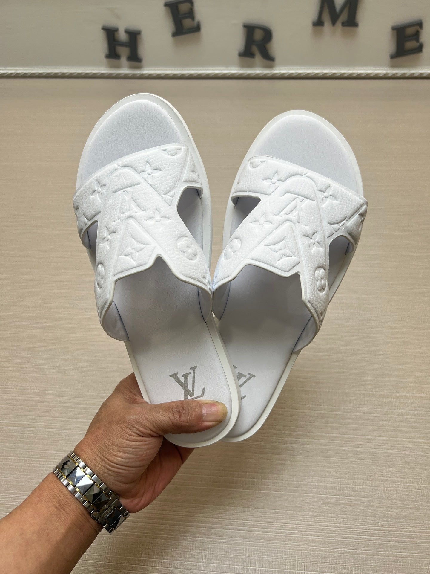 54E22ZDE Stylish slippers