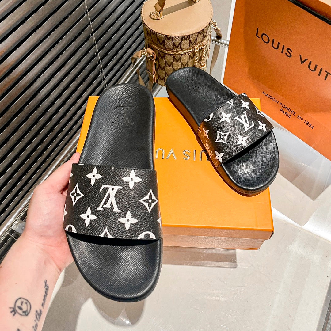 14E195ZDE Stylish Slippers