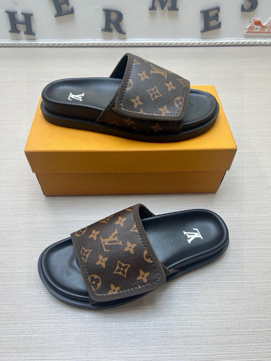 5QE5ZDE Stylish Slippers