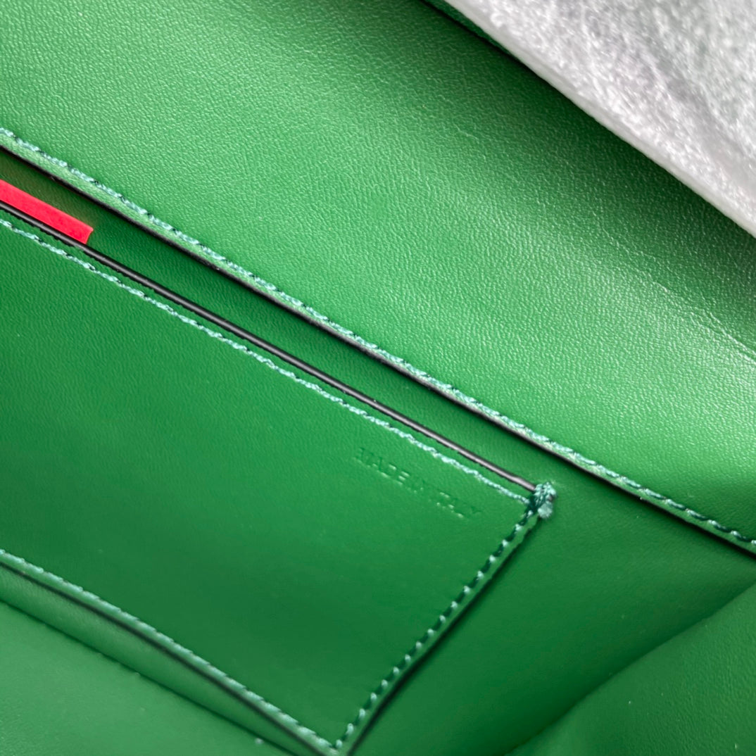 1WVL114BDE Stylish leather bag