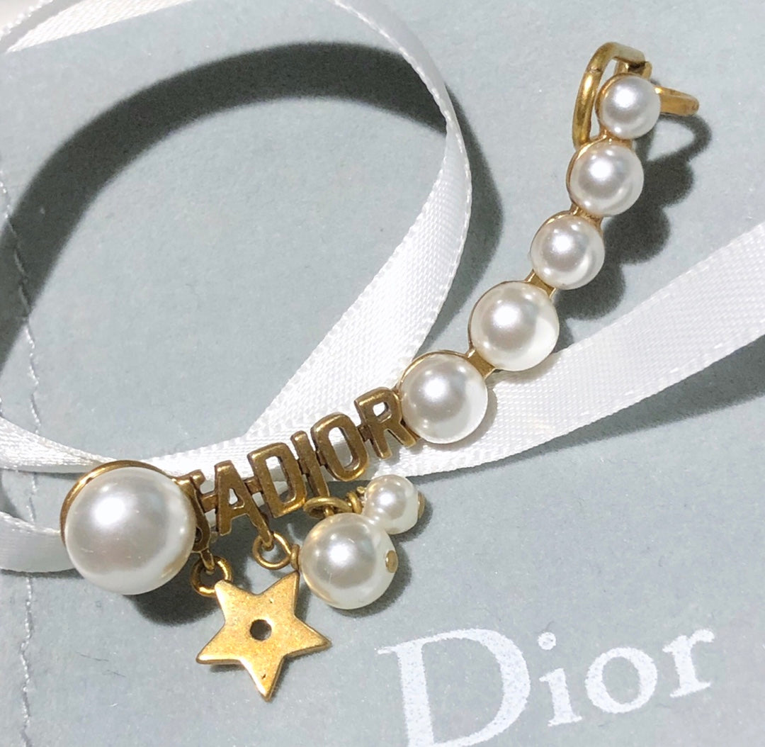 14D17EDE Stylish Earrings