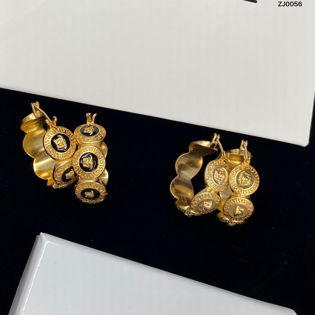 1YV176EDE Stylish Earrings