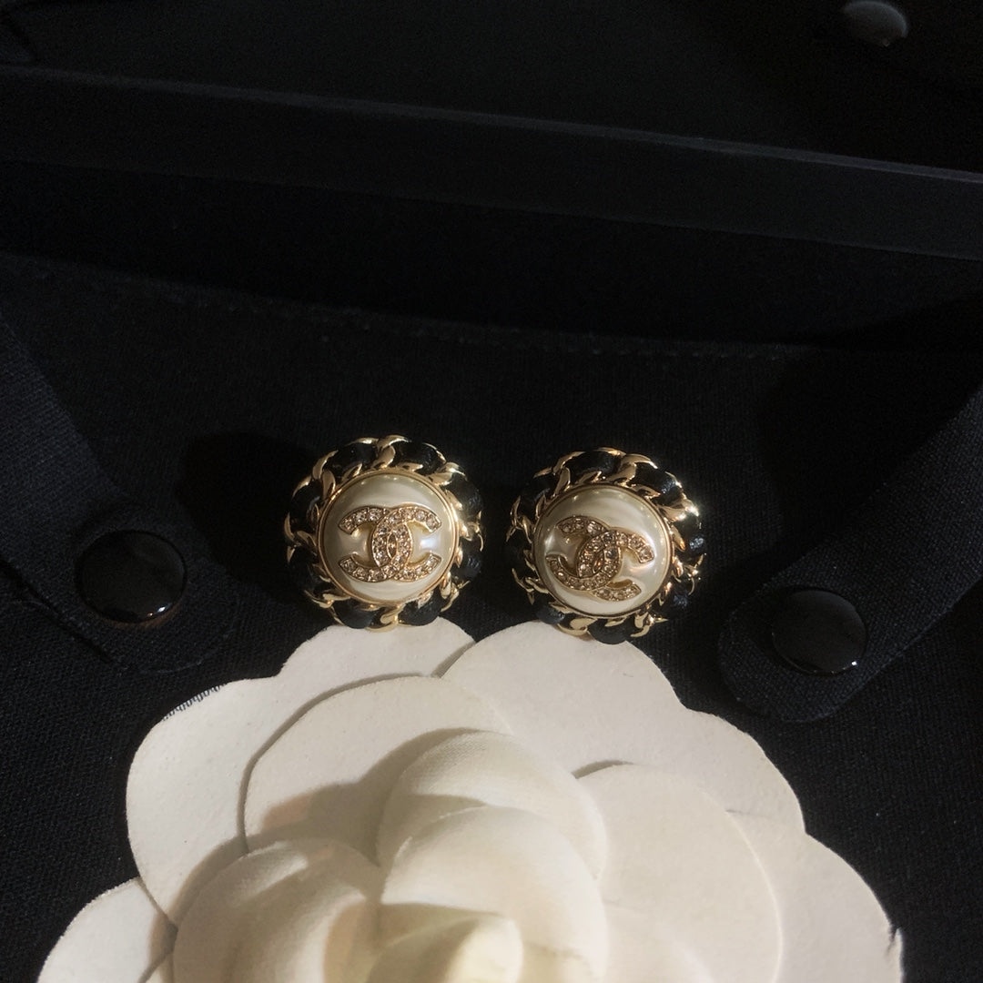 1YC165EDE Stylish Earrings