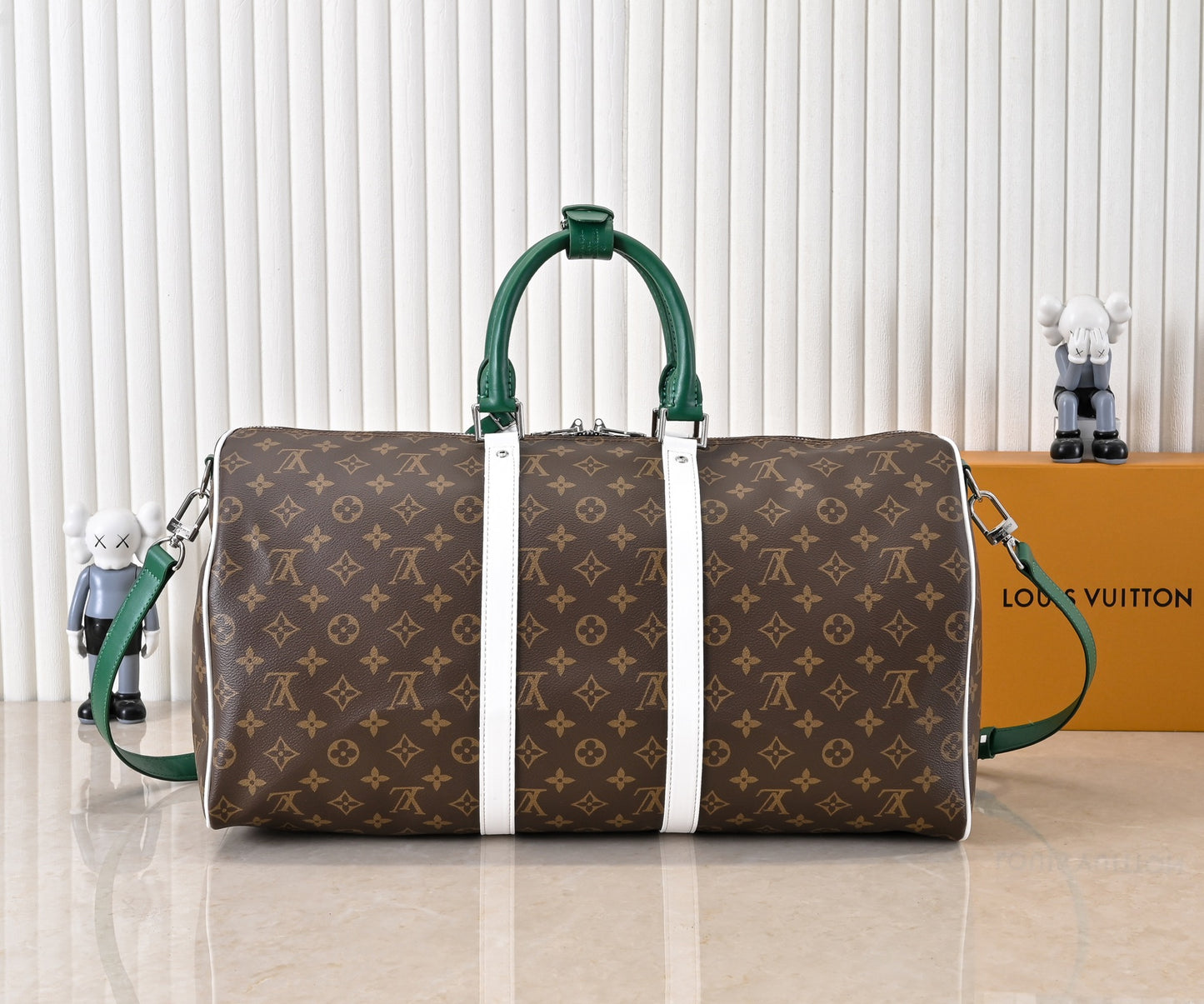 155NE37BDE Stylish leather luggage bags