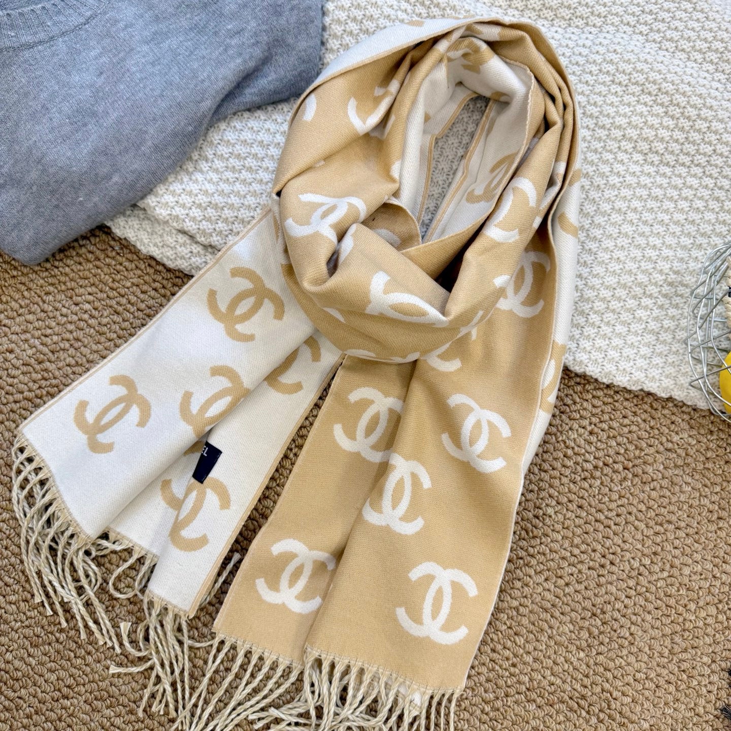 185ZC72WDE Stylish Winter Scarves