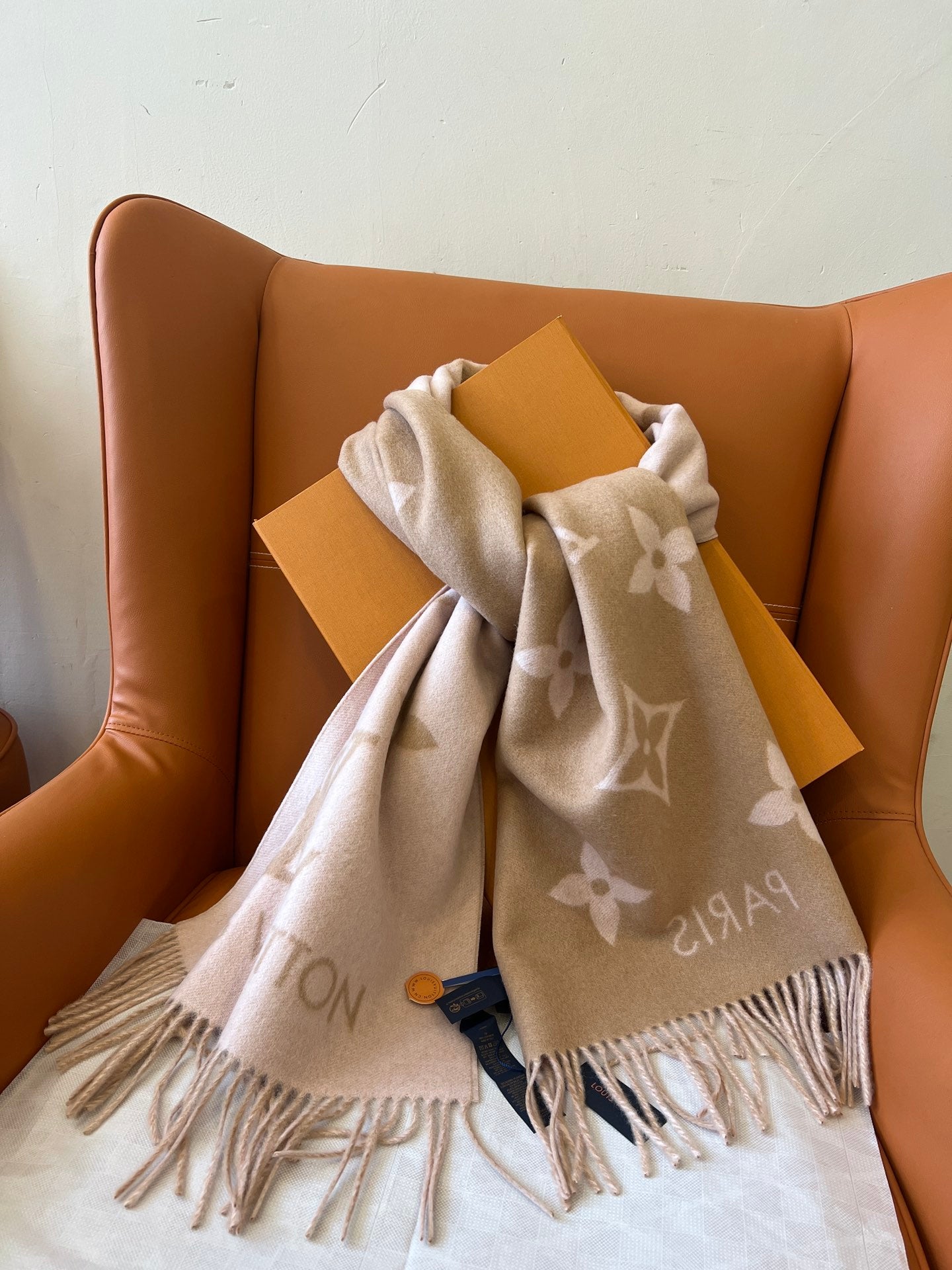 185ZE25WDE Stylish Winter Scarves