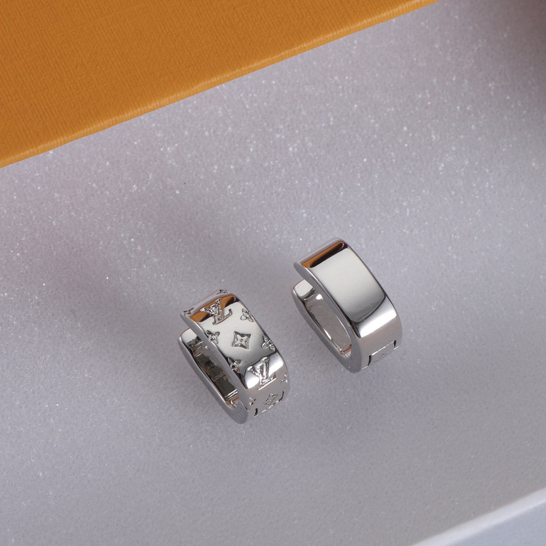 1XE614XDE Stylish Earrings