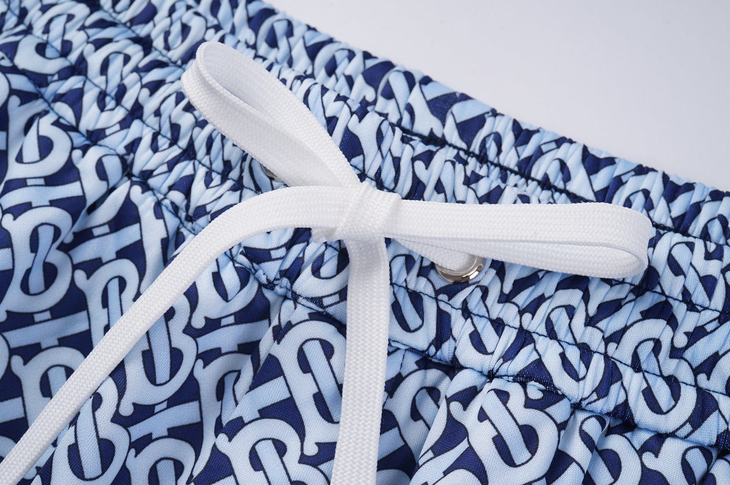 145RR52UDE Stylish shorts