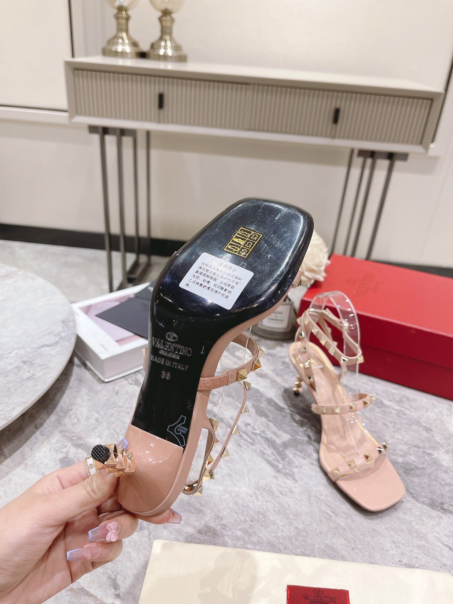 285ZVL21ZDE Stylish leather  High heels (Heel height 6CM)