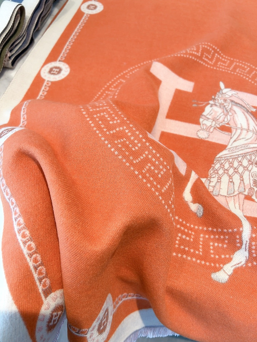 185ZH27WDE Stylish Winter Scarves