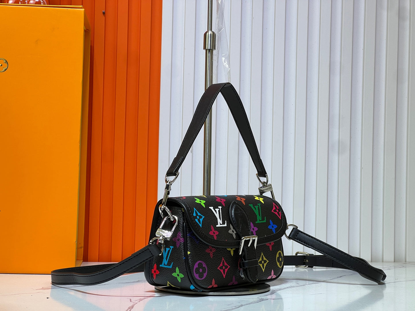 15XE1BDE Stylish leather bag