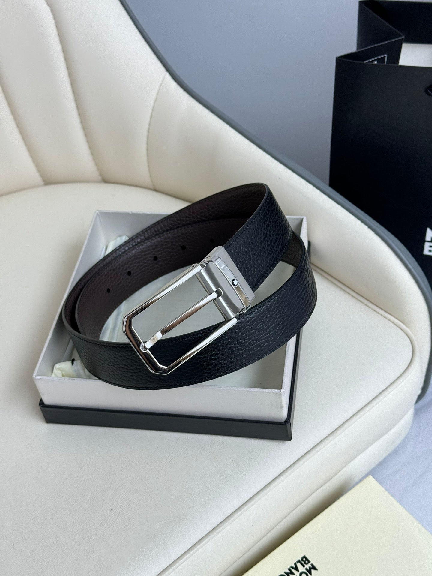 155RA237PDE Stylish  High quality belt With full package