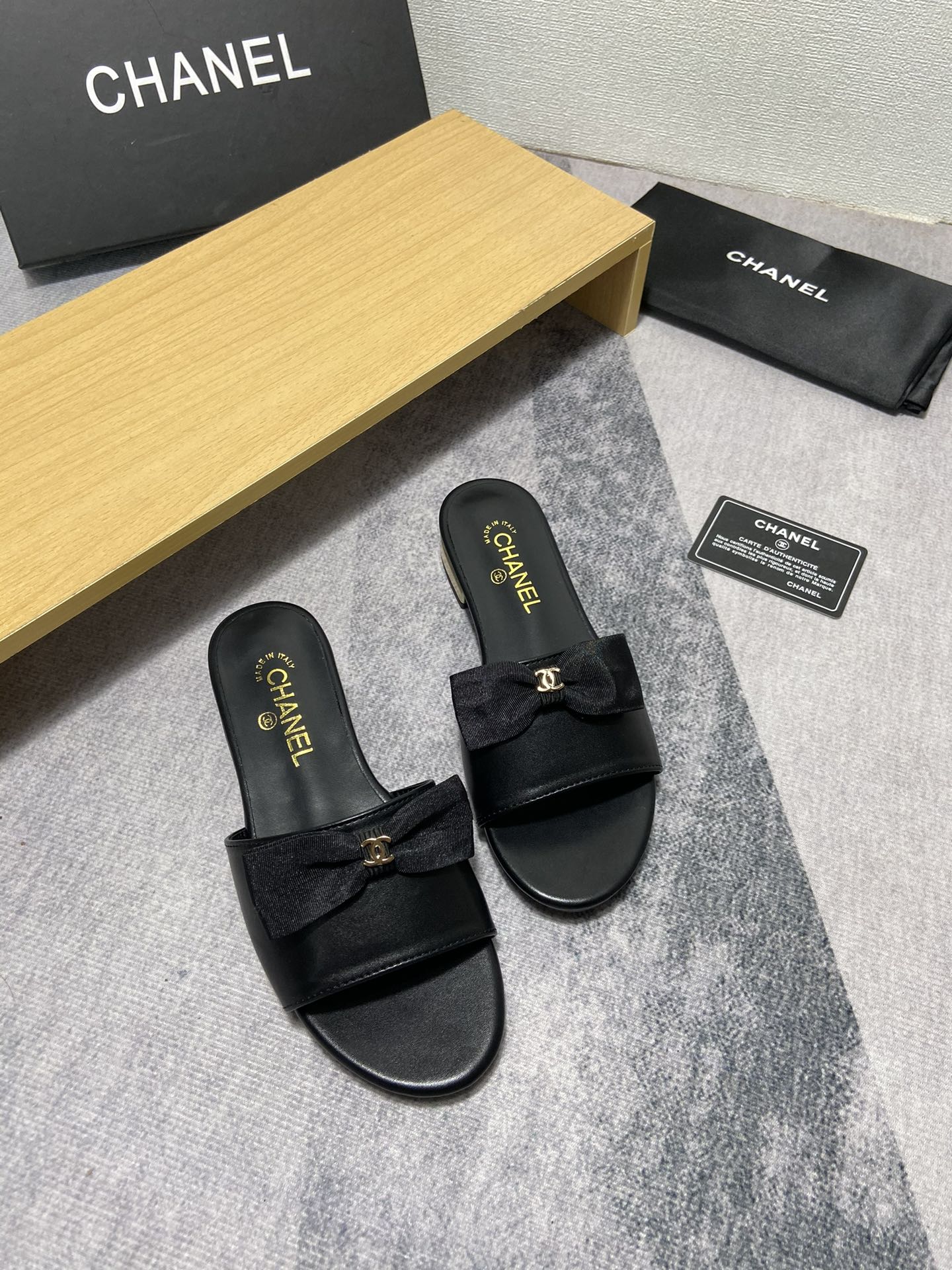 14C187ZDE Stylish Slippers