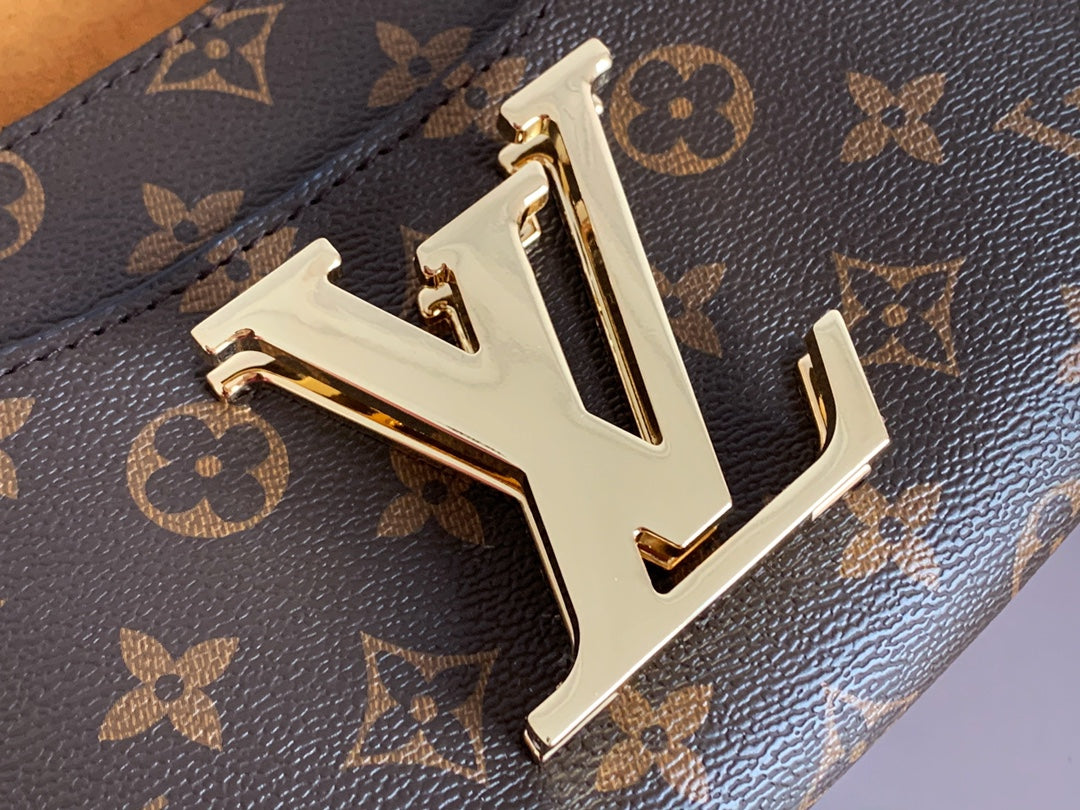 1XE38BDE Stylish leather wallets