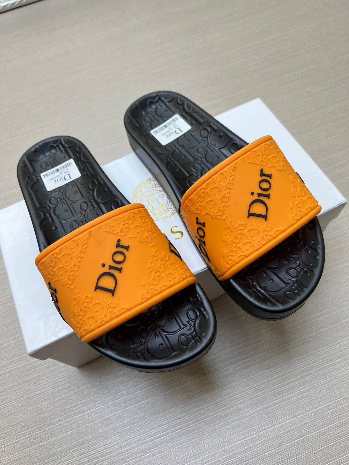 535ZD279ZDE Stylish Slippers