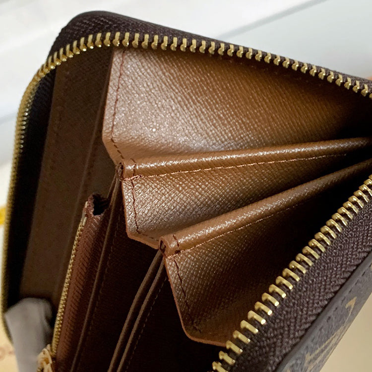 1E03BDE Stylish leather wallets