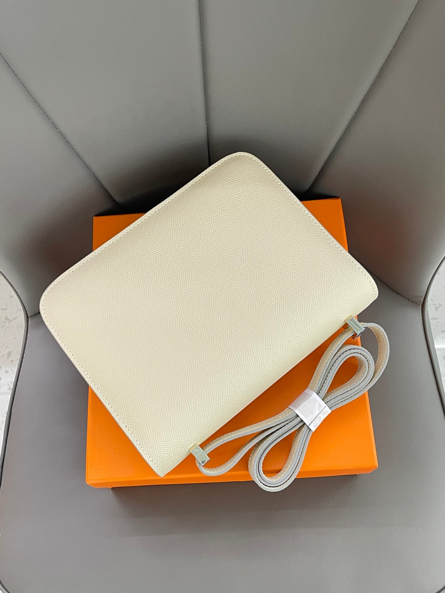 155NH65BDE Stylish leather bag