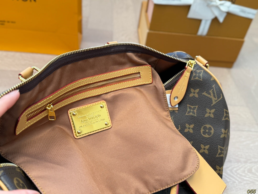 6EX14BDE Stylish leather bag