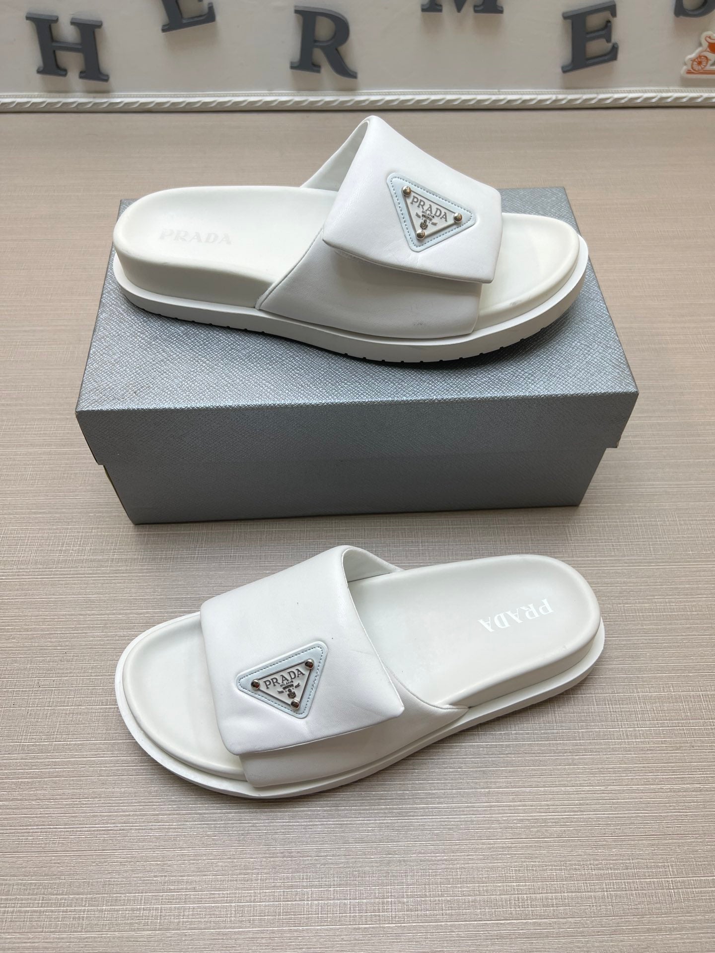 54PD5ZDE Stylish slippers