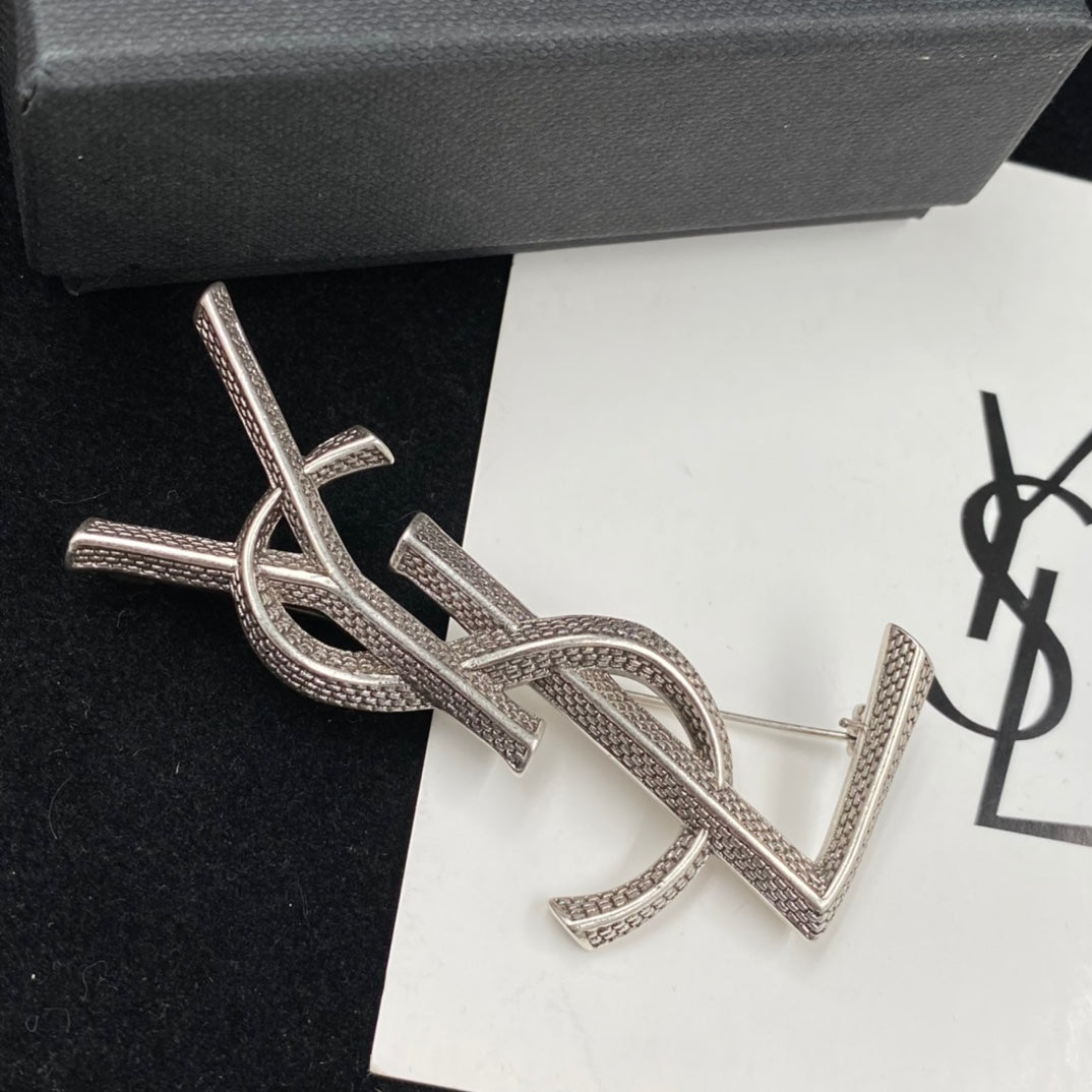 1NSL25HDE Stylish Brooch