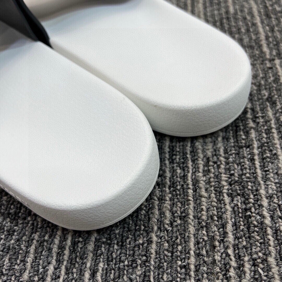 535ZR256ZDE Stylish Slippers