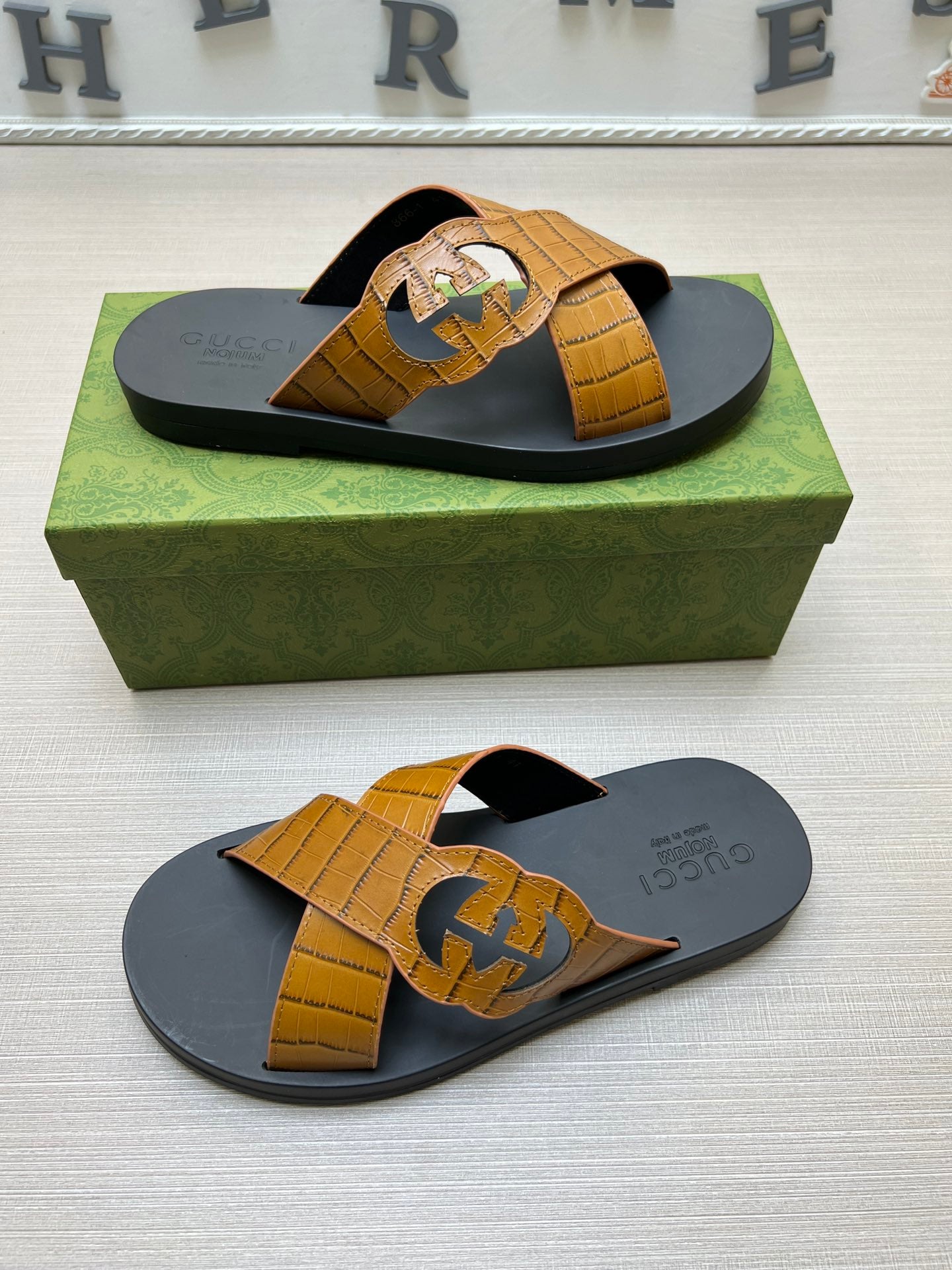 54B12ZDE Stylish slippers