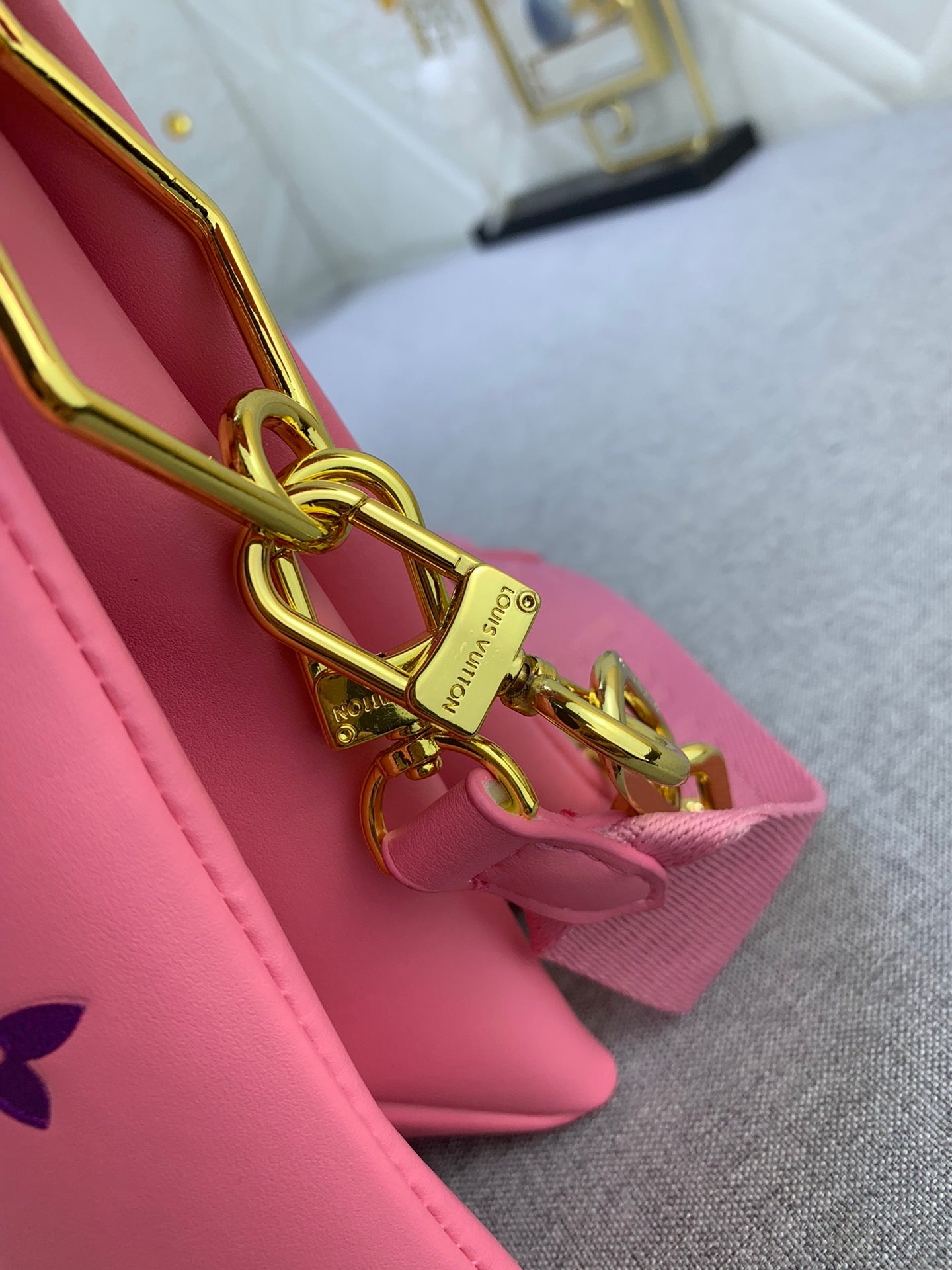 2XE39BDE Stylish leather bag 