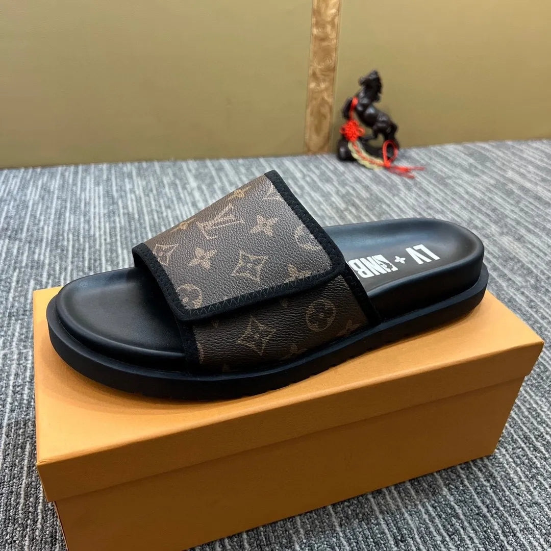 5YE47ZDE Stylish Slippers