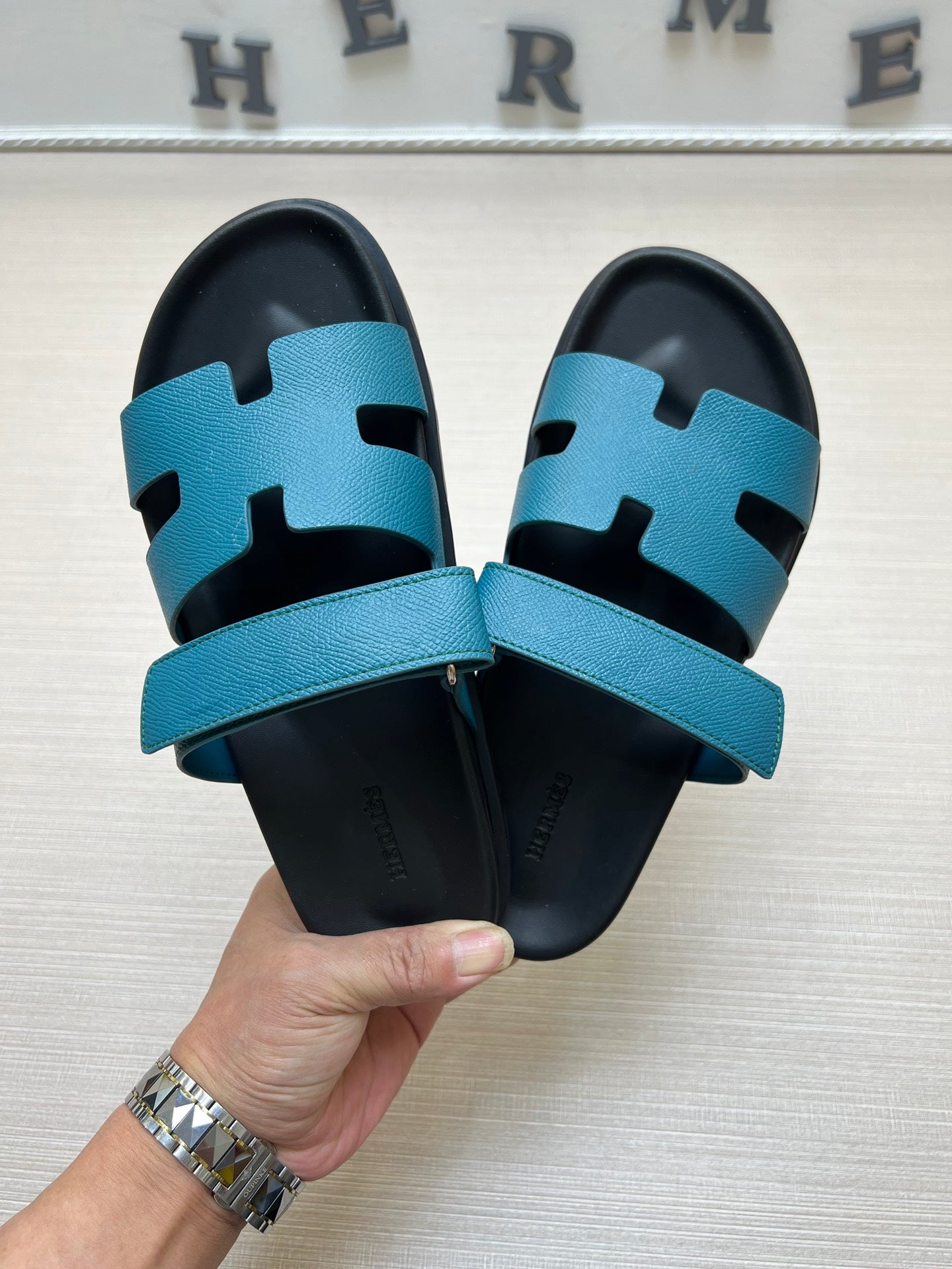 54H1ZDE Stylish slippers