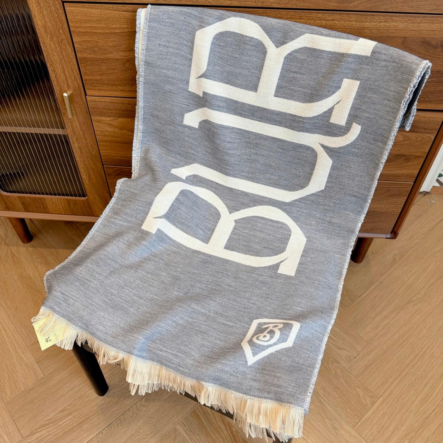 185ZR14WDE Stylish Winter Scarves