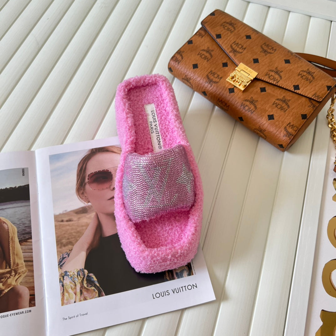 14E91ZDE Stylish Slippers