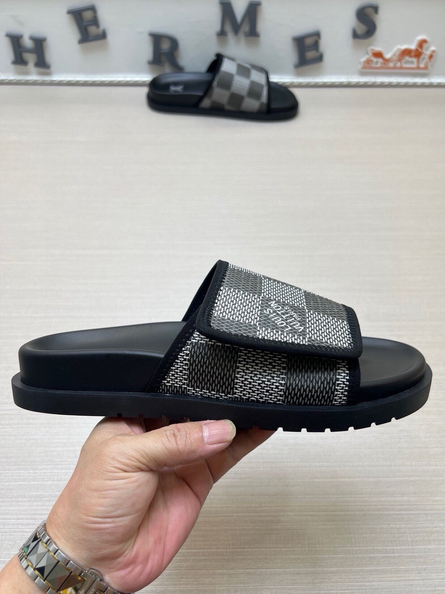 5LE208ZDE Stylish Slippers