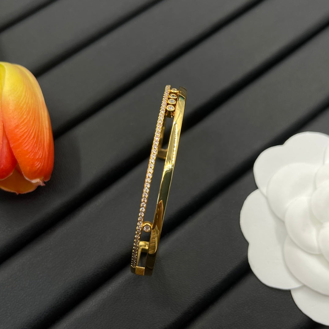 14A762KDE Stylish Bracelets