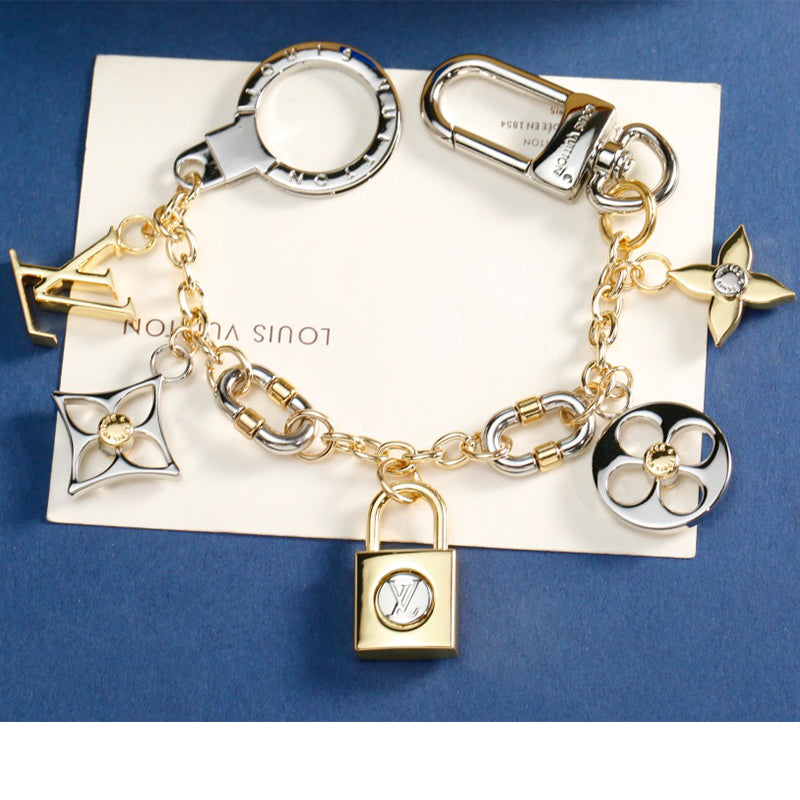 14E3ADE Stylish key closure