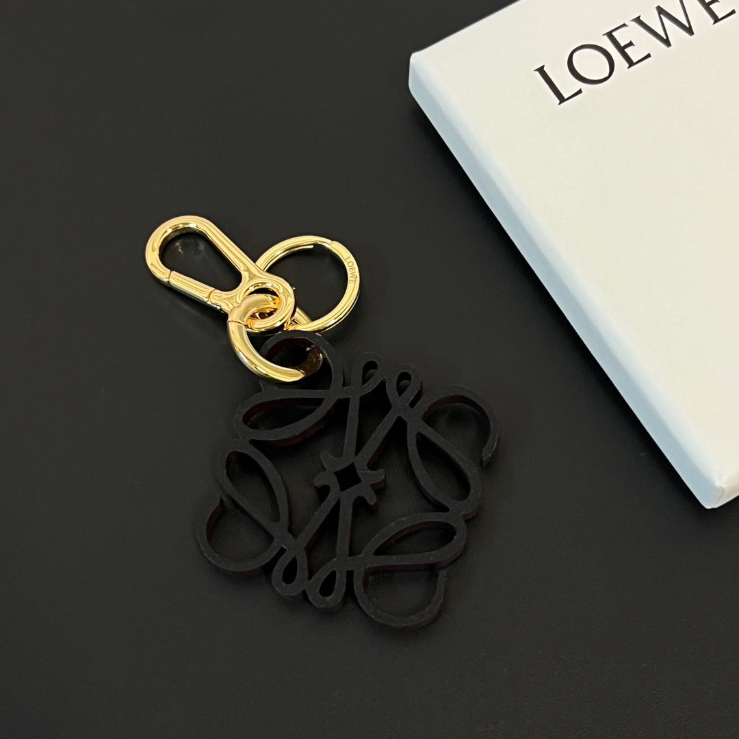 14A86ADE Stylish key closure