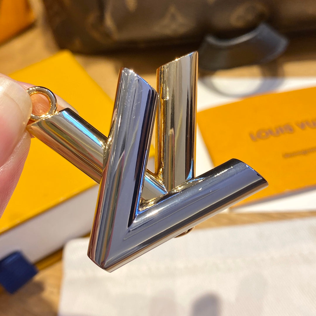 1E18ADE Stylish  Keychains