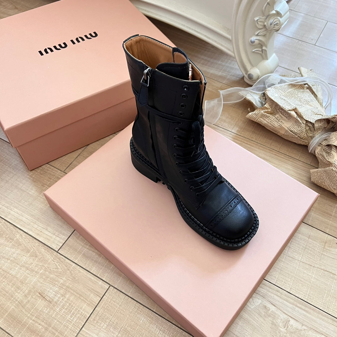 1XA60ZDE Stylish leather  boots