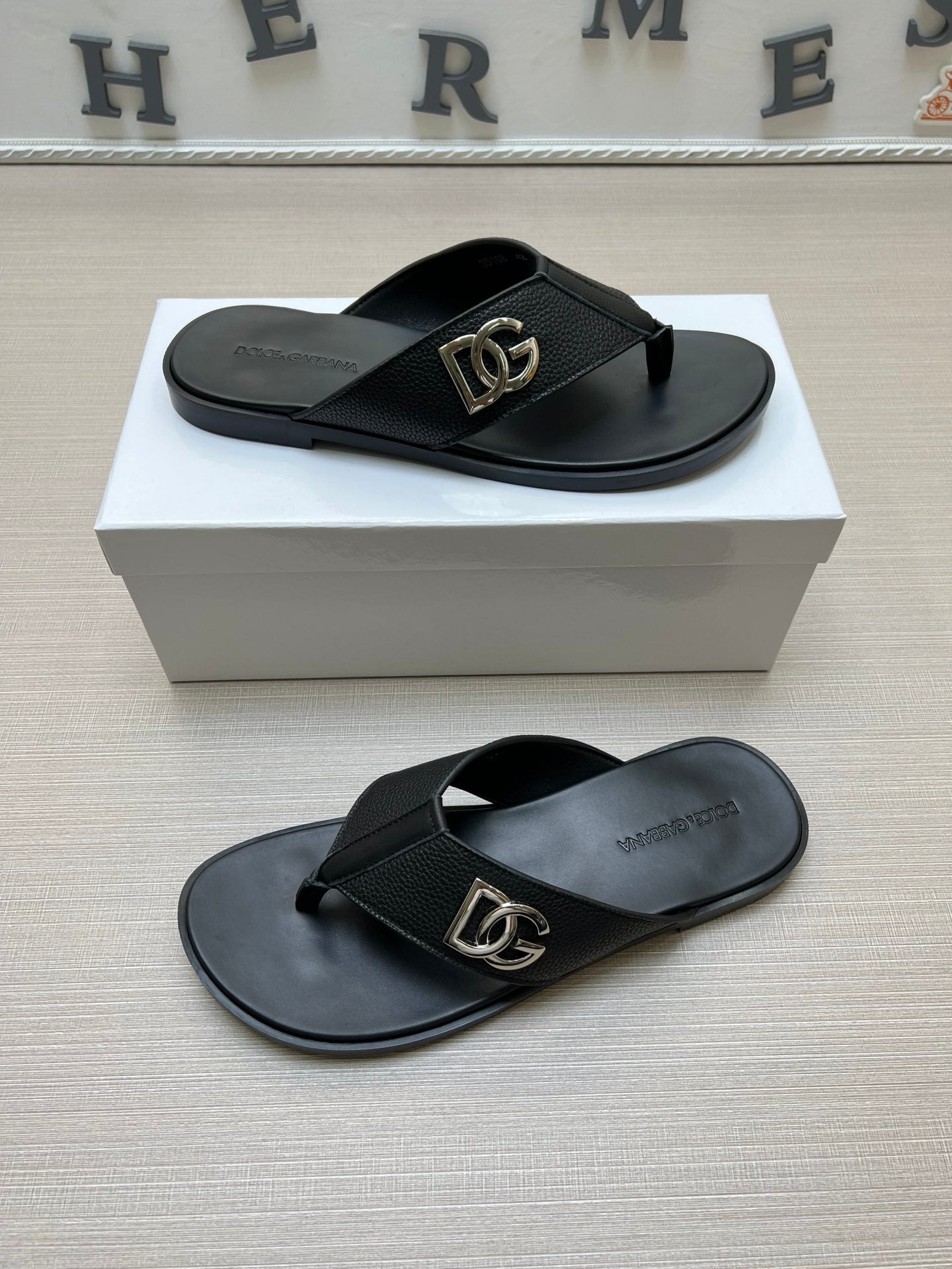 54A101ZDE Stylish slippers