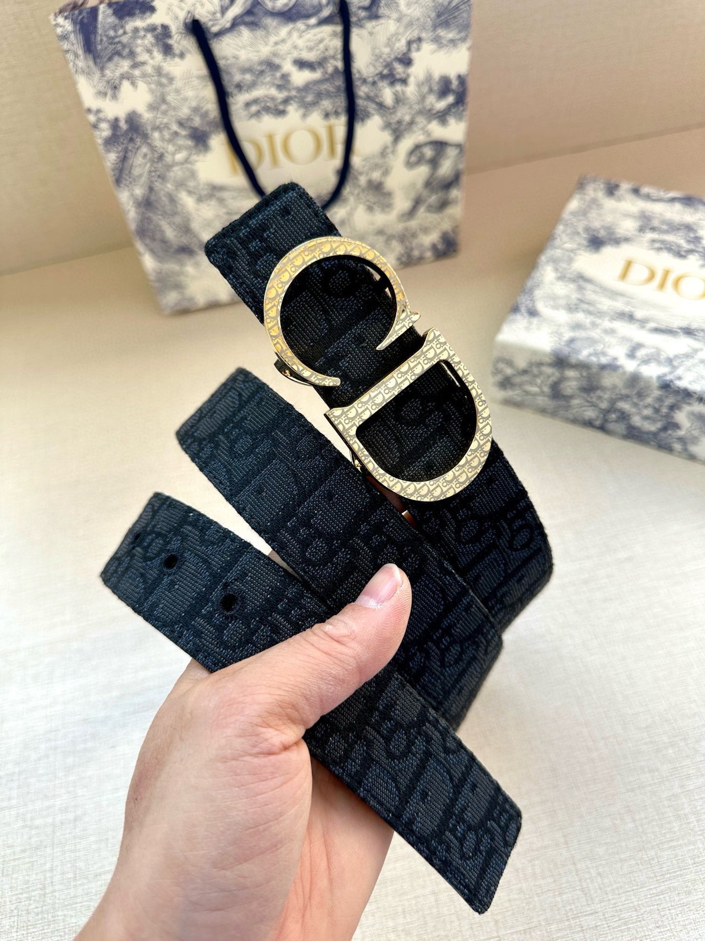 155RD206PDE Stylish  High quality belt With full package